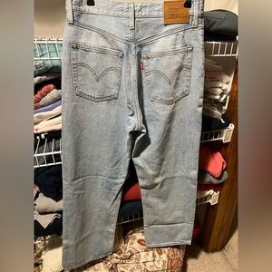 Levi’s Ribcage Straight Ankle Jeans